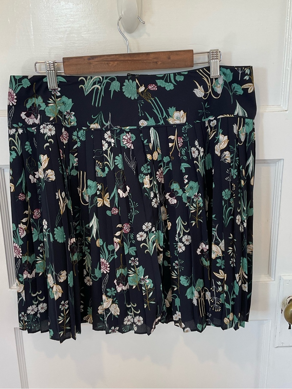 LOFT Black Floral Pleated Mini Skirt